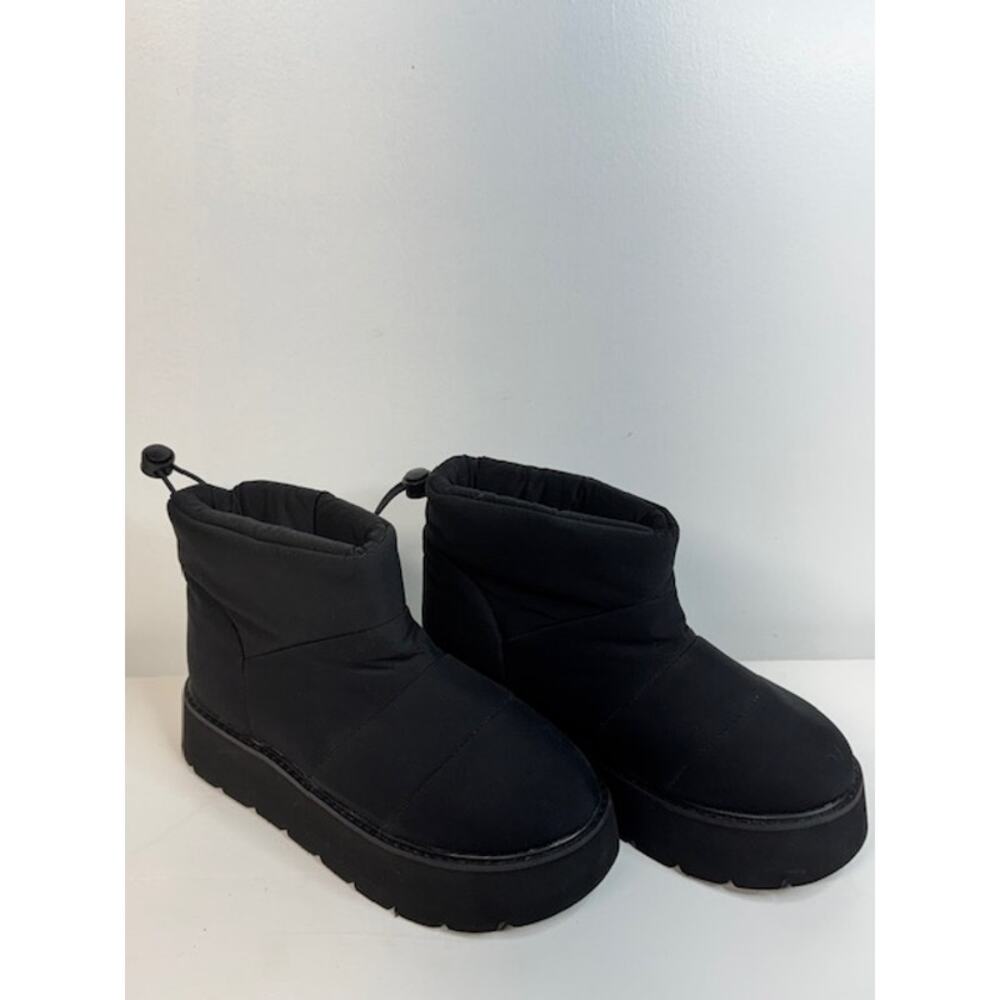 NWOT Portland Boot Company Puffer Cozy Booties Boots Women's Size 7 Black